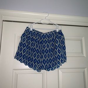 blue and cream scalloped shorts (pockets!)